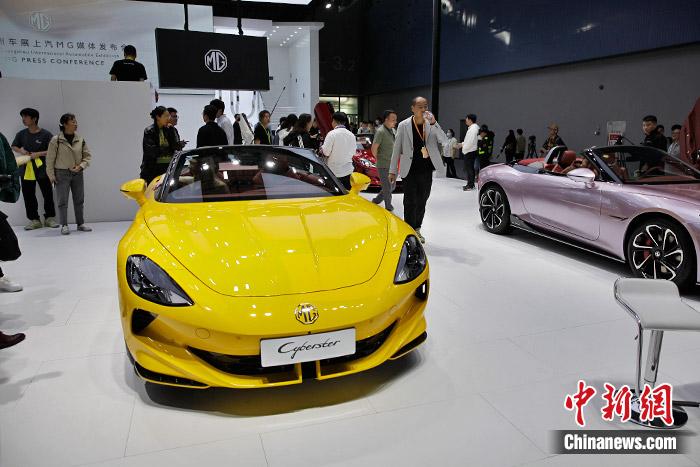 中國(guó)品牌新能源跑車。中新財(cái)經(jīng)記者 葛成 攝