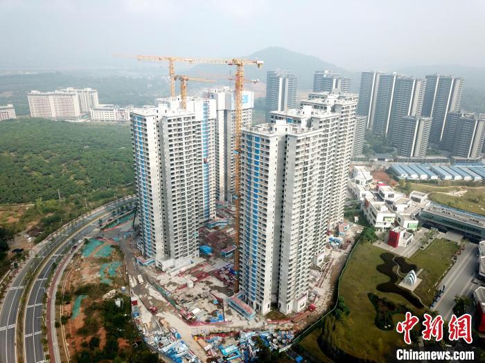 廣州一在建樓盤。 范少鵬 攝