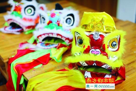 傳承傳統(tǒng)文化 80后女教師把“扎獅頭”帶進(jìn)小學(xué)