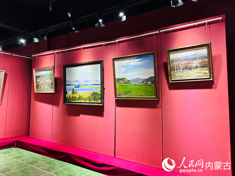油畫(huà)寫(xiě)生基地中展示的作品。人民網(wǎng)記者 張聿修攝