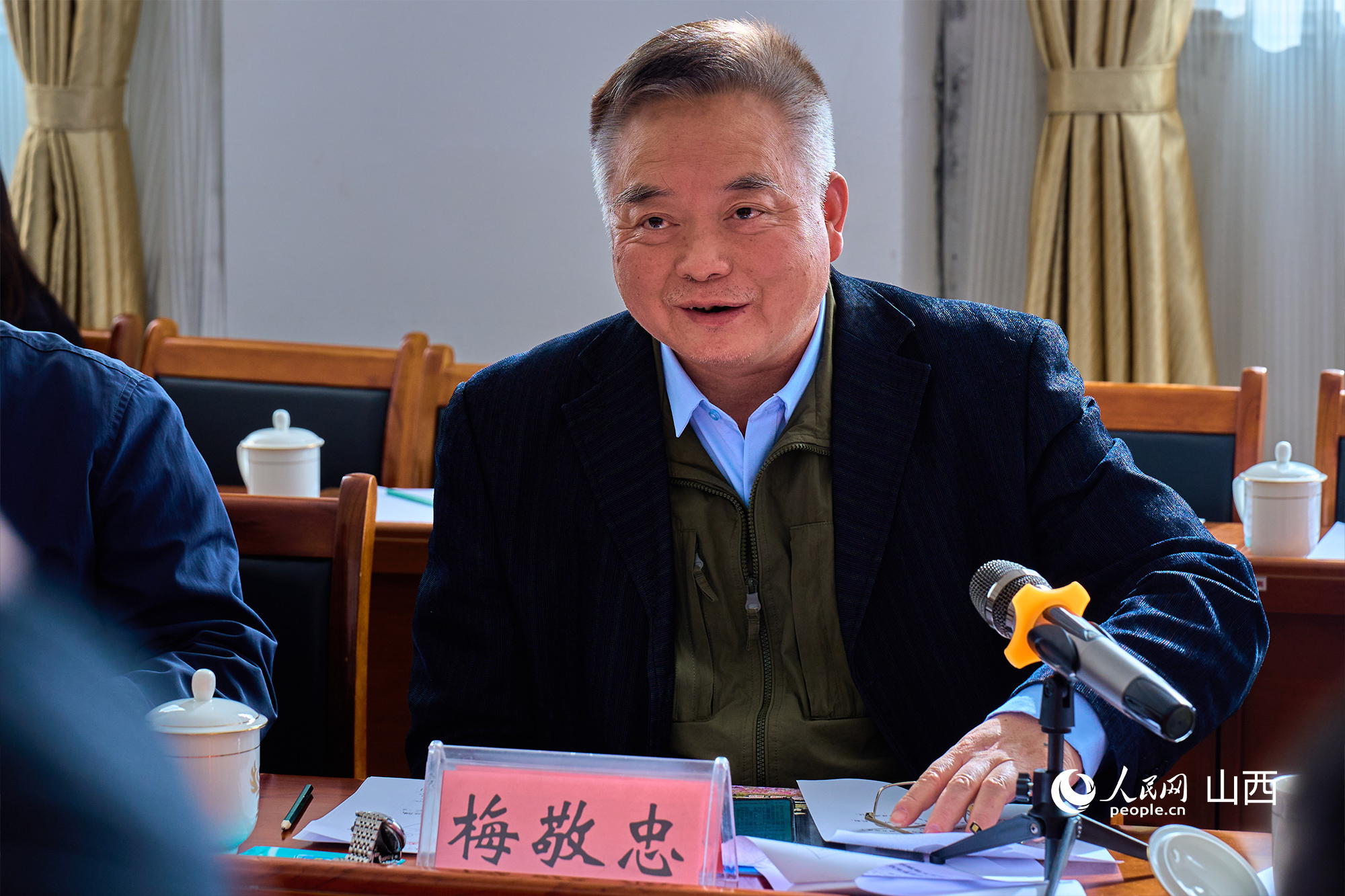 中央黨校（國(guó)家行政學(xué)院）文史教研部原副主任、教授梅敬忠。人民網(wǎng) 張超寧攝