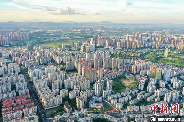 資料圖：航拍樓盤林立。 陳冠言 攝