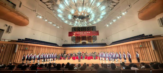 重慶大學城樹人小學校管樂團參加比賽。