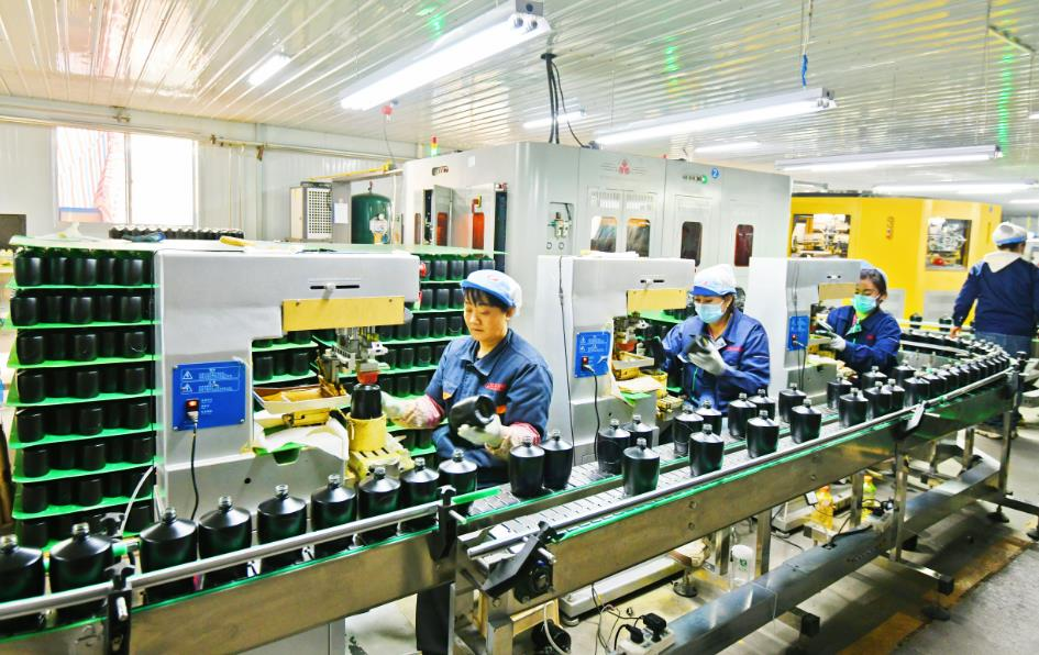 觀宇玻璃制品生產車間。圖片由汾陽市對外交流服務中心提供