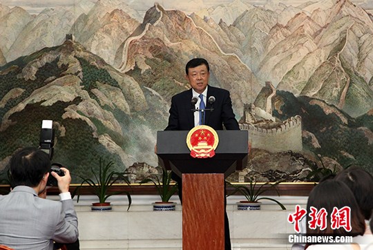 圖為中國駐英國大使劉曉明。 <a target='_blank'  _fcksavedurl='http://www.chinanews.com/'></table>中新社</a>記者 周兆軍 攝